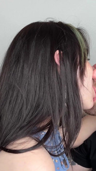 Sessione di trucco sul divano cam 4K
