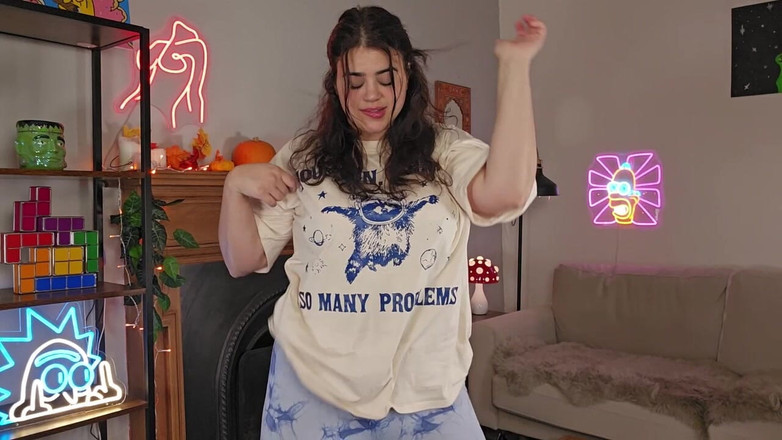 LuciaLatinaGomez: Breve spogliarello danza - la tua latina preferita, solo per te