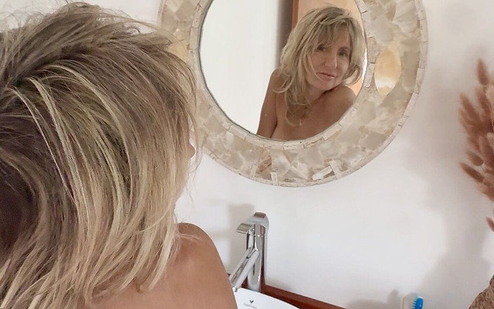 InternalDrive: 彼女は「本当にあなたのチンコが私のアナルに入りたい」と言います