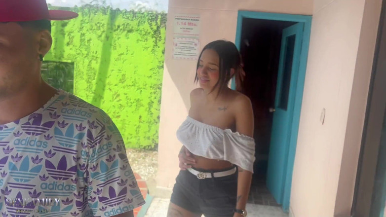 Titsbig: Ich nehme meine indische stiefschwester in ein nettes motel, um...