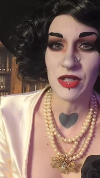 Lady Dimitrescu má občerstvení
