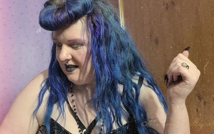 Mxtress Valleycat: Une goth ghoulfriend choisit ton costume d’Halloween