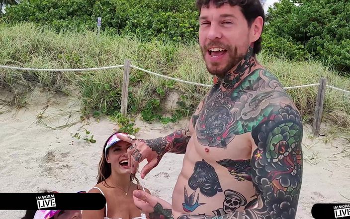 Immoral Live: Pertandingan sepak bola bareng cewek-cewek nakal di pantai sama little...