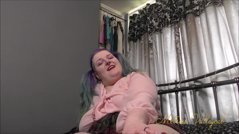 Mxtress Valleycat: Sweet Mx Valleycat's revenge on pervert headmaster