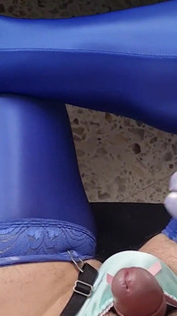 Mi Clitoris De Marica Se Sale De Mis Ajustadas Panties De Satin