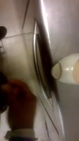 Sexy sereppu: Leche por todo el zapato de tacón alto