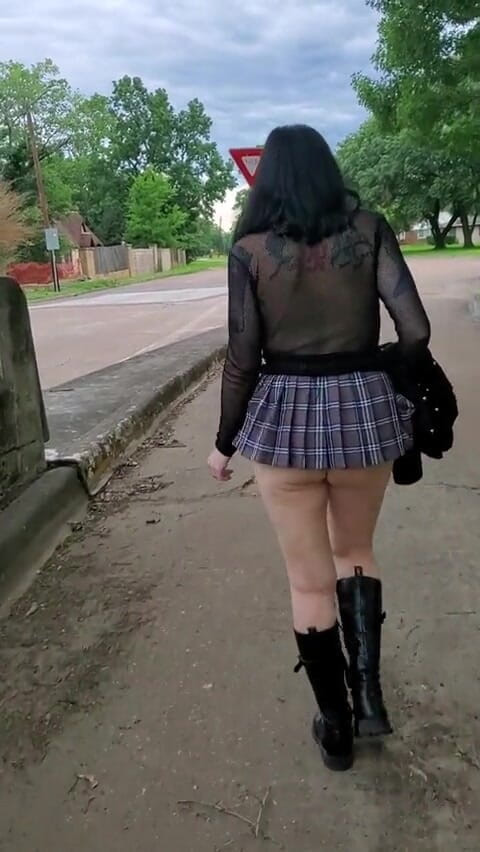 Web of Desire: เดินเล่นกลางแจ้งไม่ใส่กางเกงใน