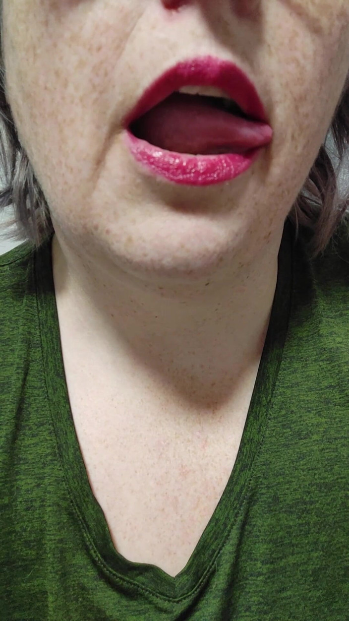 AngYourDirtyCanadian: Some Mouth Togue and Teeth