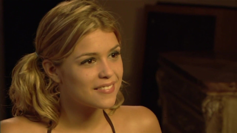 Hardcore Solo: Une blonde sexy se fait arroser dans la bouche dans...