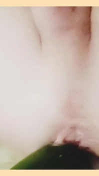 Este chico guapo se masturba su hermoso