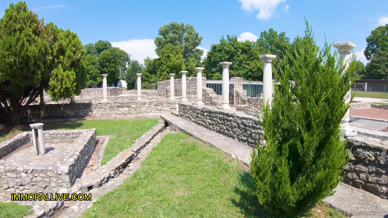 Immoral Family: Tetona rubia madrastra va a las ruinas romanas con su...