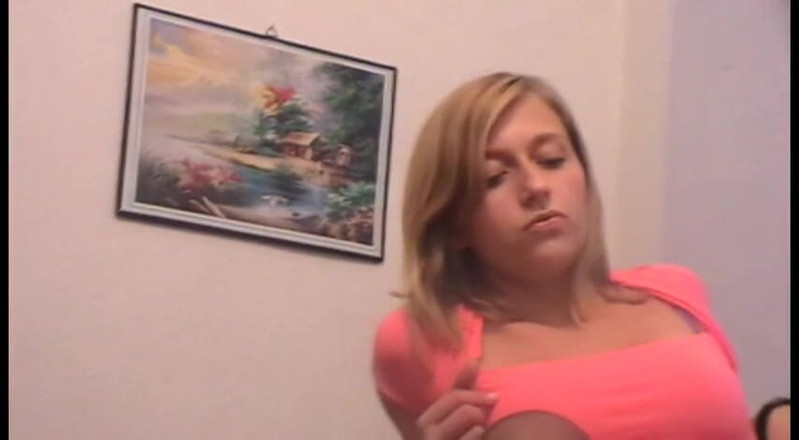 Foot Girls: Feet smelling for her pleasure