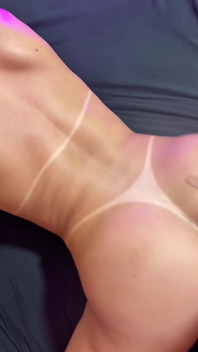 Nackt und keine angst vor grobem fick - brünette latina mit dicken titten, bereit für harcore doggystyle und Cowgirlritt in pOV