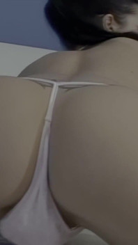 Nikki Rider się masturbuje, bierze to do tyłka i dostaje spermę do ust