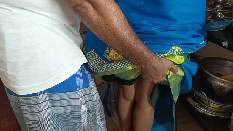 Palani69: Hospodyňka služka tvrdě šuká v kuchyni