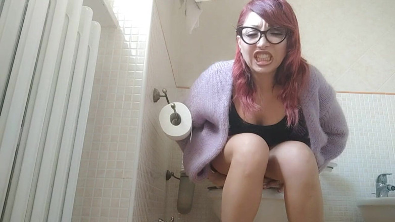 savannahamatoriale: My mature Stepaunty on the wc