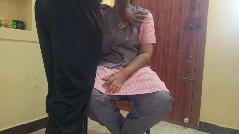 Pushpa studio: Studentessa traditrice