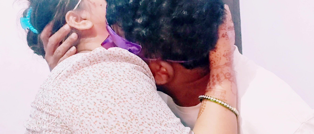 Xpriya sex: Sexy priya bhabhi gab blowjob in green sari.