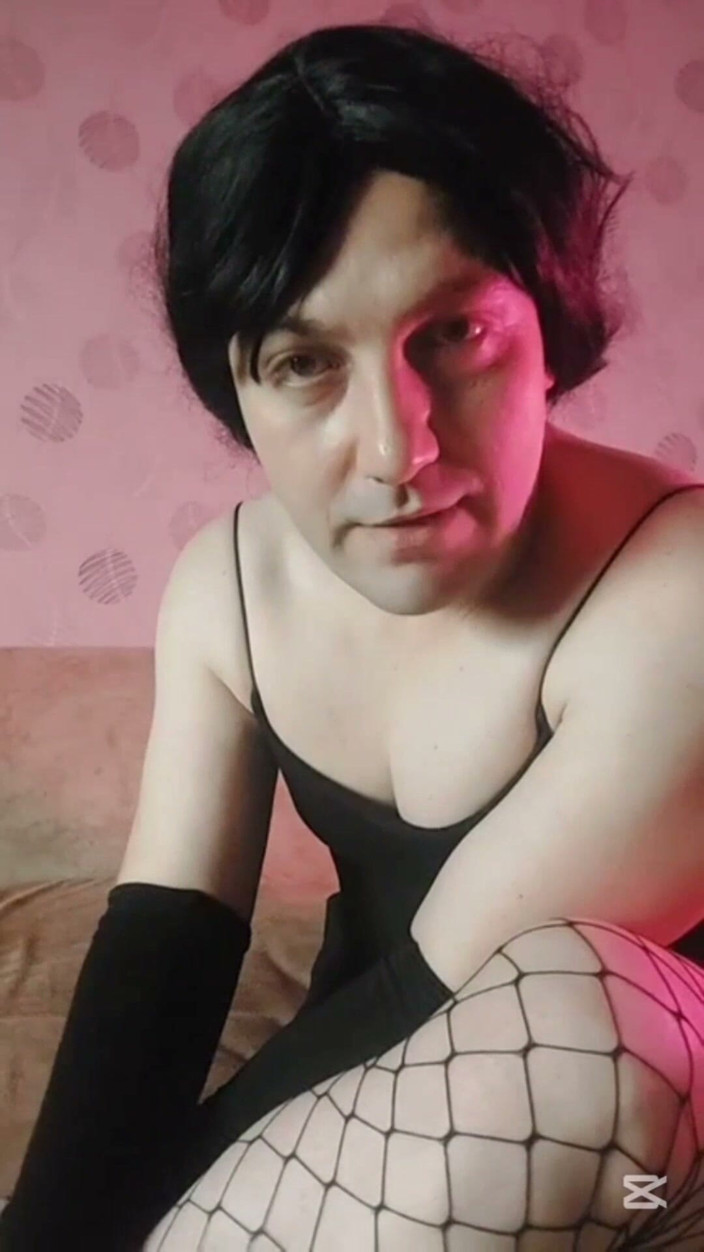 Kitty_Cross: Big Fishnets with Big Butt Crossdresser