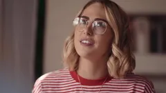 La promesa de una mujer, escena 1, la mantiene de cerca