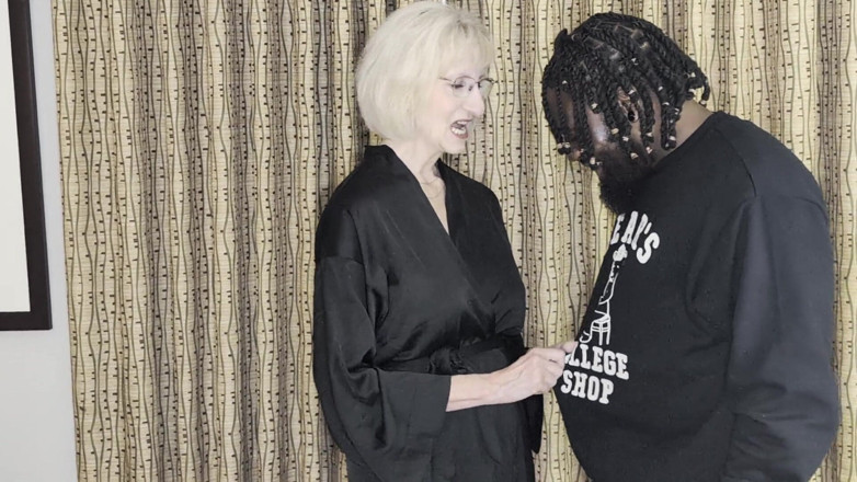 Mighty Samson Big Papi Blaze: Samson blir förförd av sin lagkamrat sexiga gilfy styvmamma morgan