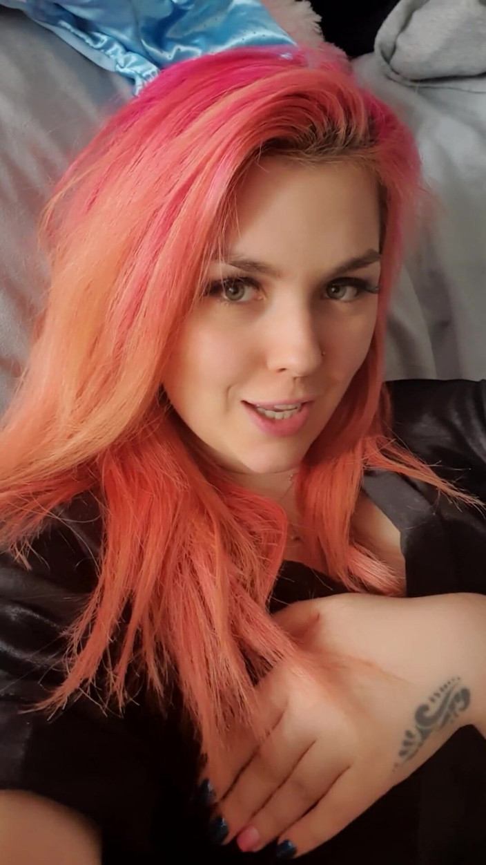 Mandy Foxxx: 내 모든 손가락으로 구멍을 모두 벌리고 주스와 범홀을 괴롭히는