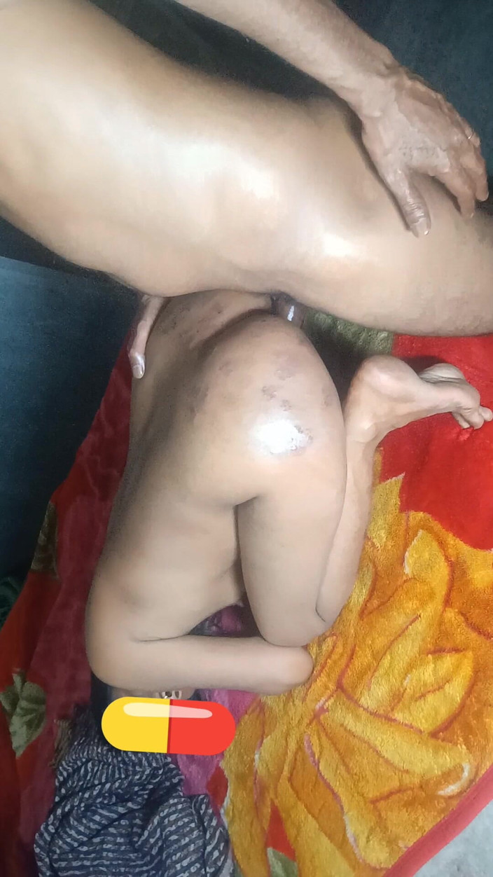 Mrandmrsvema22: Aku dientot habis-habisan sama cowok india sambil menampar toket dan...