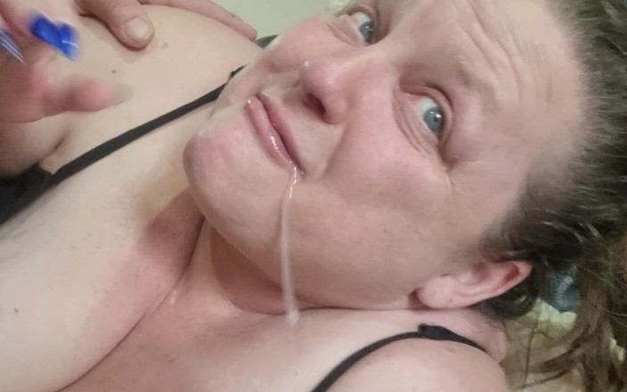 WeAreFukBunnies: Donnona affamata di sborra