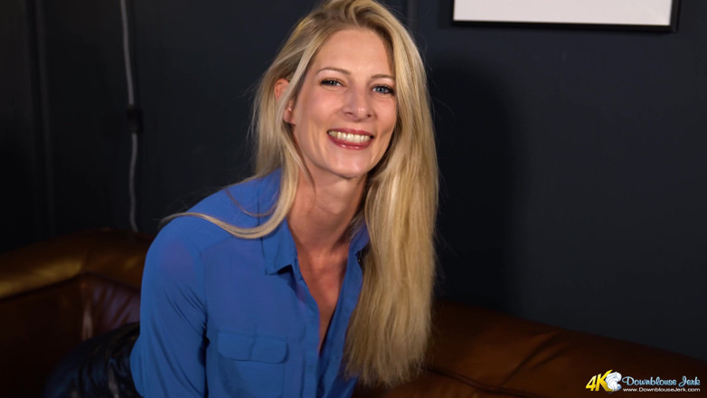 DownblouseJerk: Leah - een deal sluiten