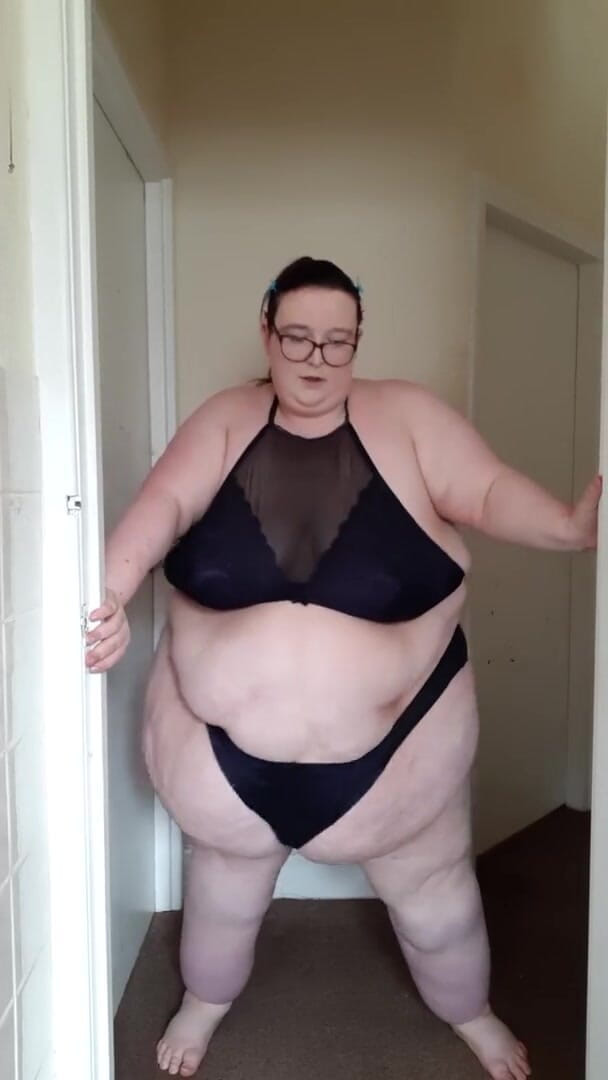 SSBBWLadyBrads: Sexy lingerie on this cute body