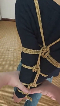 My Adorable Girlfriend Tries a Super Tight European Way of Bondage
