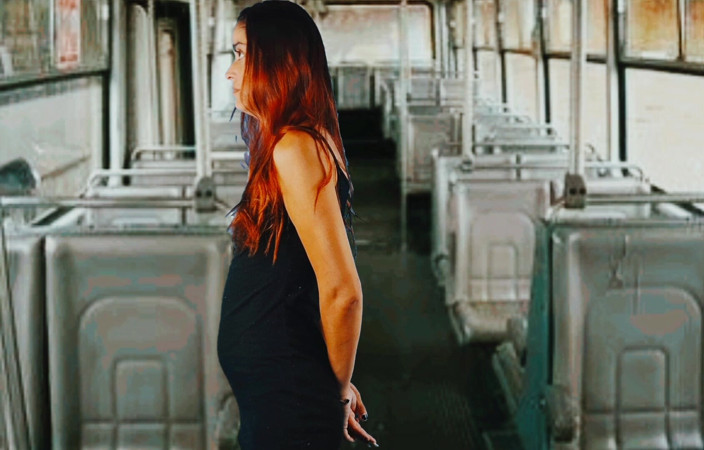 Ksalnovinhos: Schoolgirl Thighed on the Bus by a Stranger!
