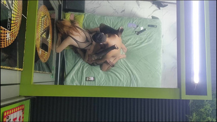 Crystal Phoenix: İki Sissy Kız Ile Bir Erkek Arasında Seksi Üçlü