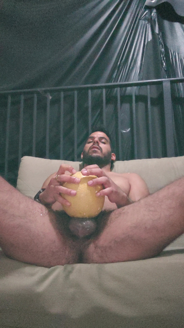 Grayalpha: 食べ物フェチはメロンをクレイジーにファックし、あなたのクソ喉が私のチンポに聞こえるほどです