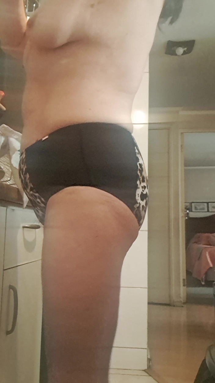Mommy big hairy pussy: Macocha w kuchni chce się pieprzyć