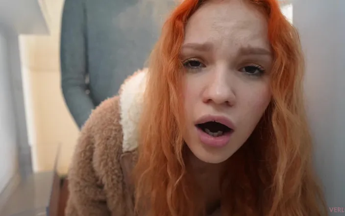 Verlonis: OMG, uvízla jsem v zasrané lednici a můj nevlastní bratr...