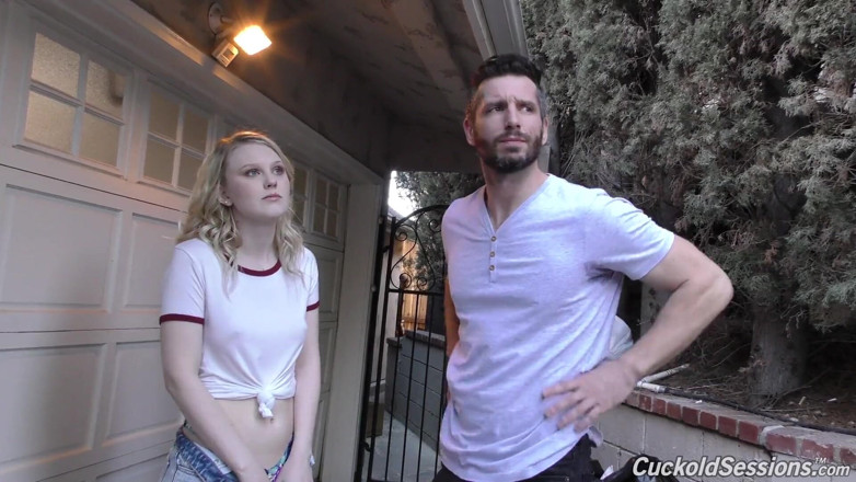 Cuckold Sessions: Lily Rader sessioni cuckold in una gangbang interrazziale