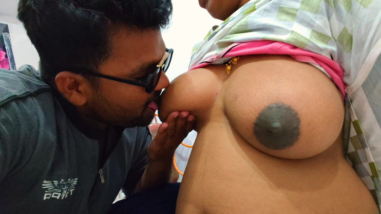 Premi pooja: Desi Village Girl Boobs Suking Young Boy