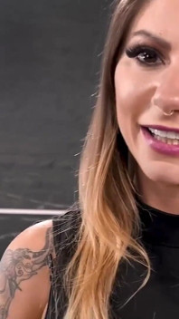 Stora tuttar MILF Lily Veroni extrema anala orgasmer från enorm kuk