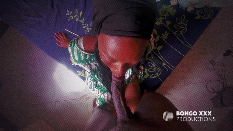 BongoXXX: Te suki nie są lojalne, ona jest na telefon podczas...