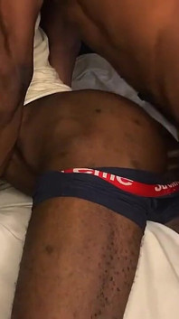Nouveau, un pote de baise fait une vidéo de sexe 2