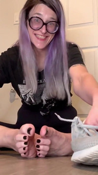Size 16 Feet Squeezing Into Smaller Size Sneakers