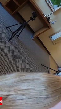 Lelaki Asia tinggi mendominasi awek blonde Emma Starletto - Creampie Kerjaya Pertama Kemudian Jilat Air Mani