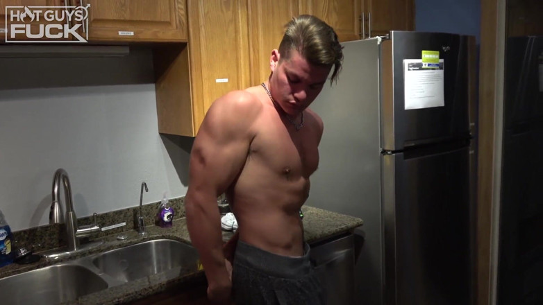 Hot Guys Fuck: Delici ateşli Kanadalı hatunla sikişiyor