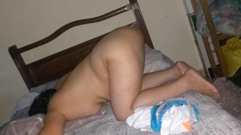 Eatrella j: Stepcousin Saya Sudah Dibesar Dan Mahu Melakukan Perkara Yang Membesar