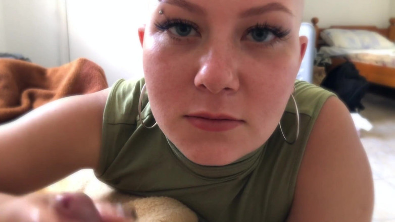 Vilu_and_Mi: Vilu Vidish Eye Contact Handjob POV