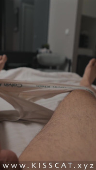 꿈인가요? 호텔 쉐어룸에서 새엄마와 섹스하는 배다른 아들, 얼굴까지 핫한 섹스를 즐기는 계모