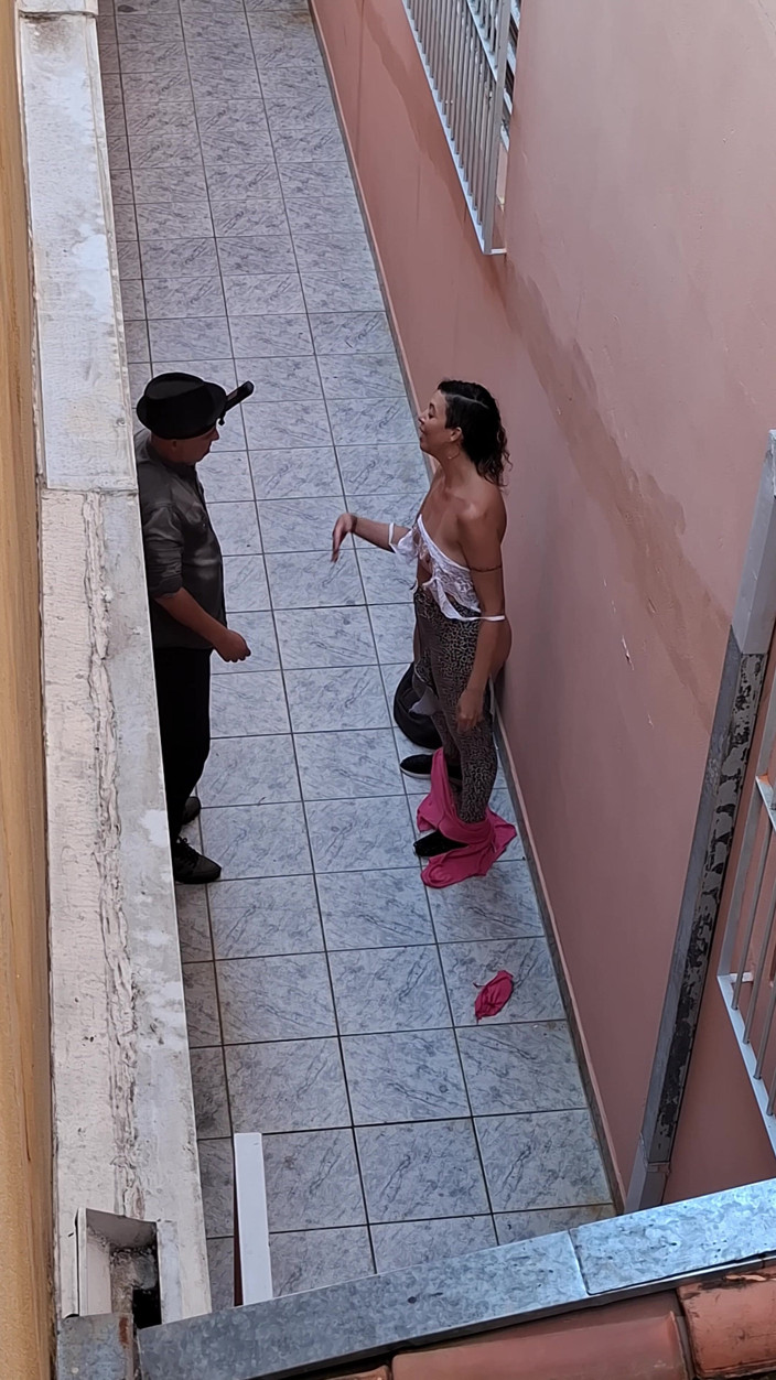 Gabi SweetCouplesStories: L-am lăsat pe șeful meu să-mi rupă hainele după ce m-a...