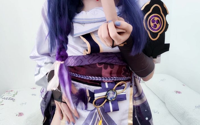 Leona Incubo: Trans cosplayer cưỡi và cums