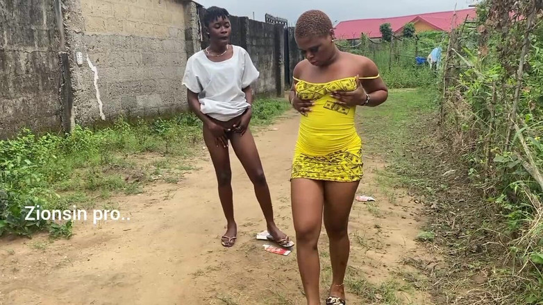 Zion: Zlobivá Africká Teenagerka Předvádí Své Zadky V Broad Daylight